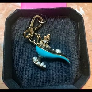 Juicy Couture charm genie lamp 1 stone out